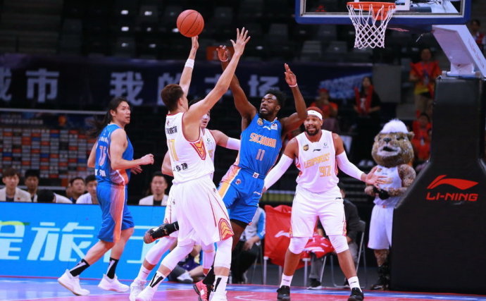 CBA第5轮战报+最新排名 易建联得分破万广东