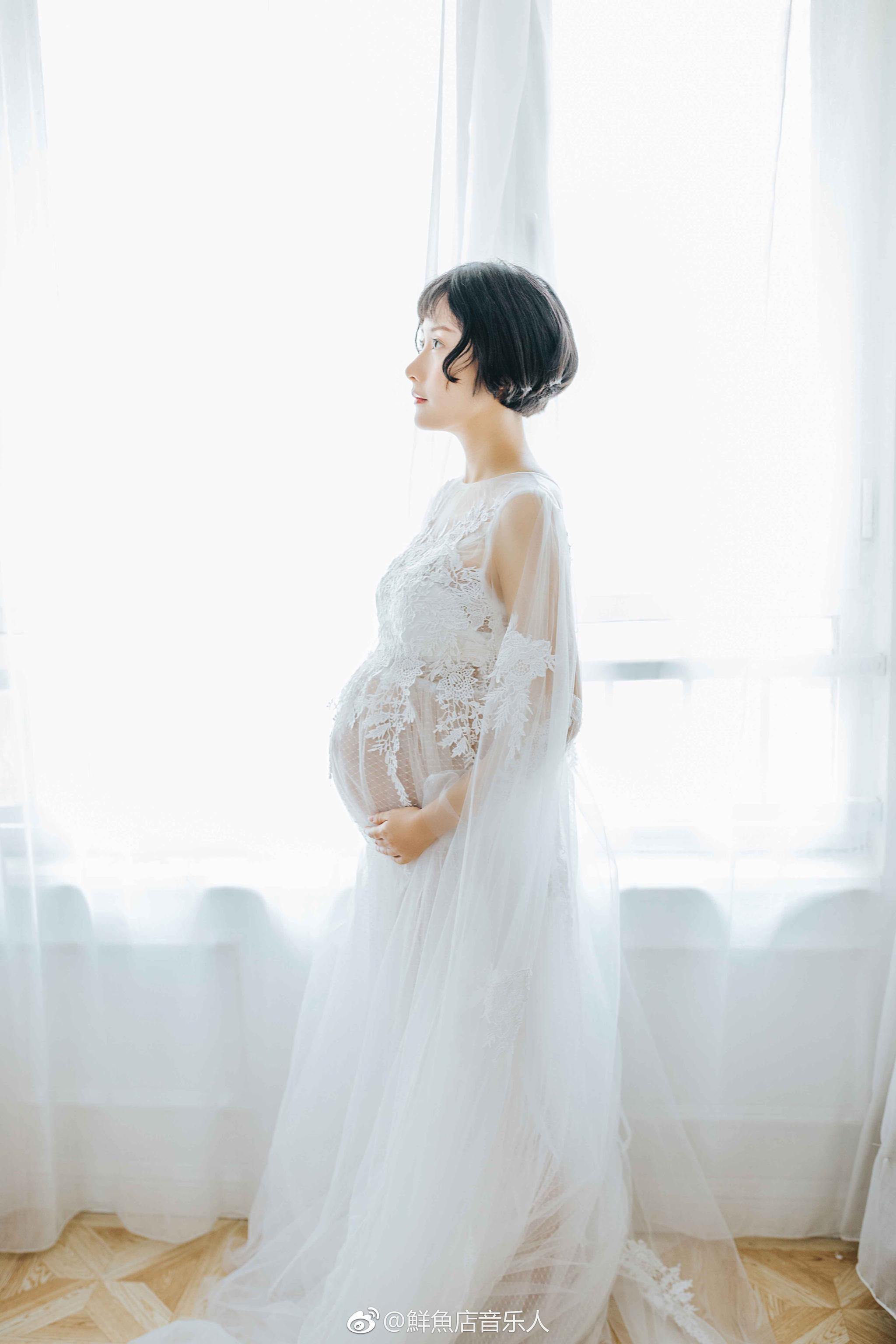 美女孕妇9个月_全球最大肚子的孕妇高清晰图片 - 随意云