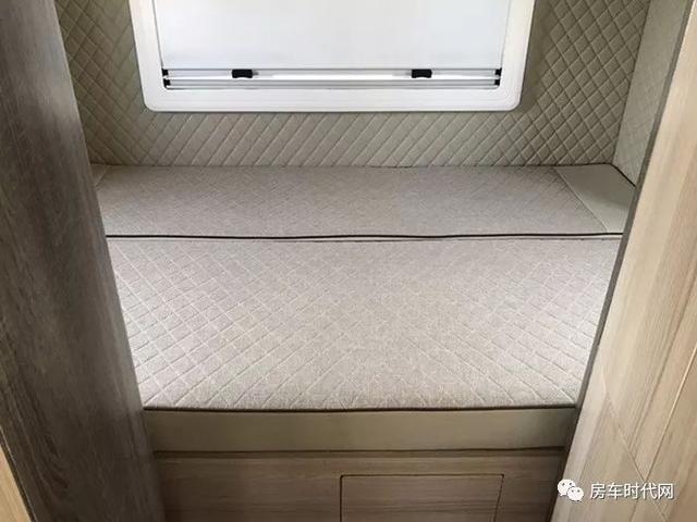 雅升进口奔驰C型房车