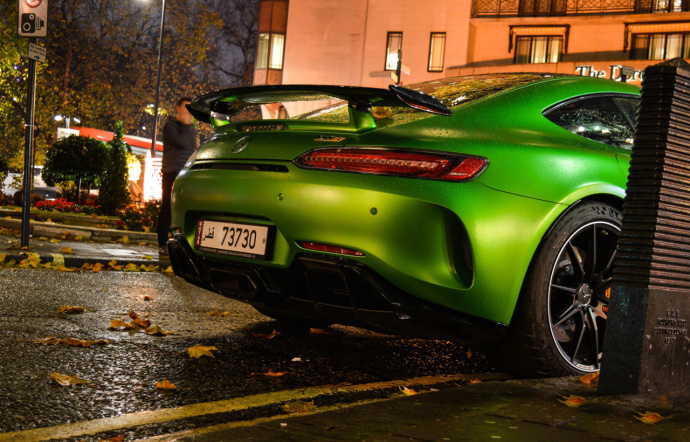 梅赛德斯AMG GT R，春意盎然的绿~