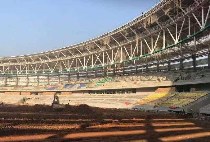 武汉卓尔新主场已在铺设座椅草皮, 可容纳4万