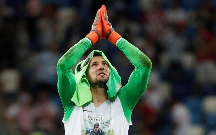 阿金费耶夫神扑送德赫亚回家,苏巴西奇亡友庇