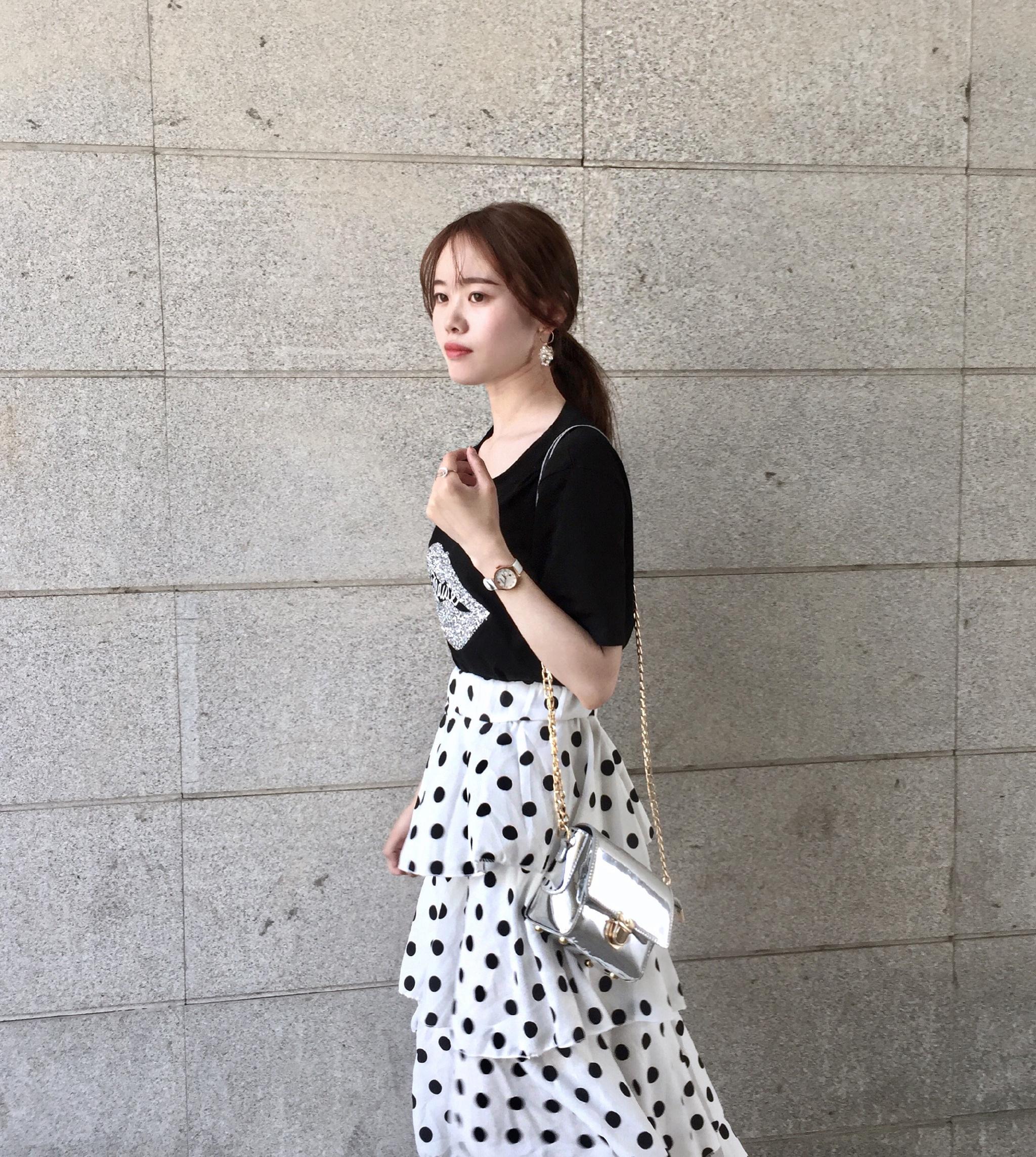 毕业于苏州科技大学,音乐学专业,身高160cm,体