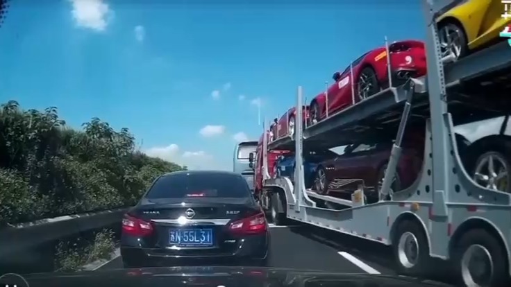 弱弱问一句，是不是遇到挂车卡车公交车等长车加塞