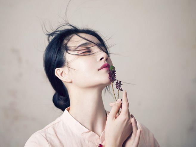 结婚后女人遇到了家暴,应不应该离婚?