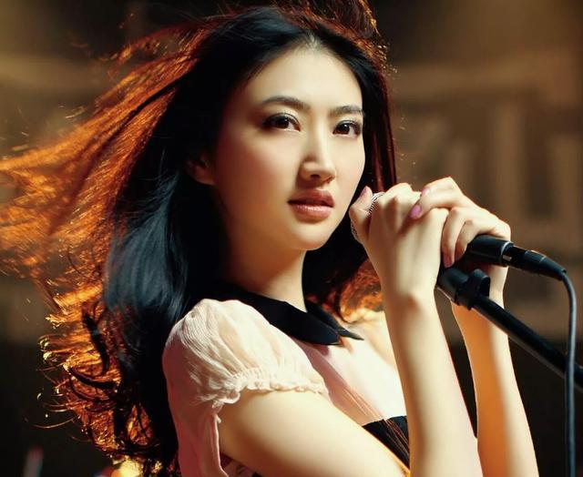 你是谁电视剧回到明朝当王爷电视剧片曲图片