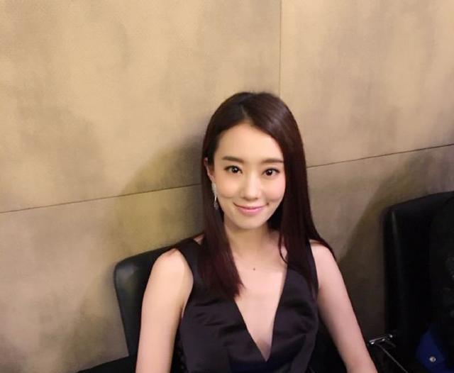 喜剧演员张京简介,图片,答:没有什么是百度不能查到的小品演员张瑞雪