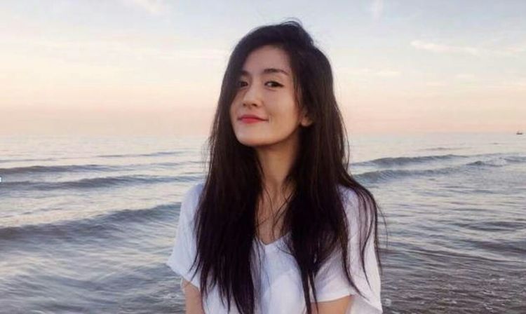 谢娜晒一亿粉丝福利自拍照,透露生日会有更大福利!