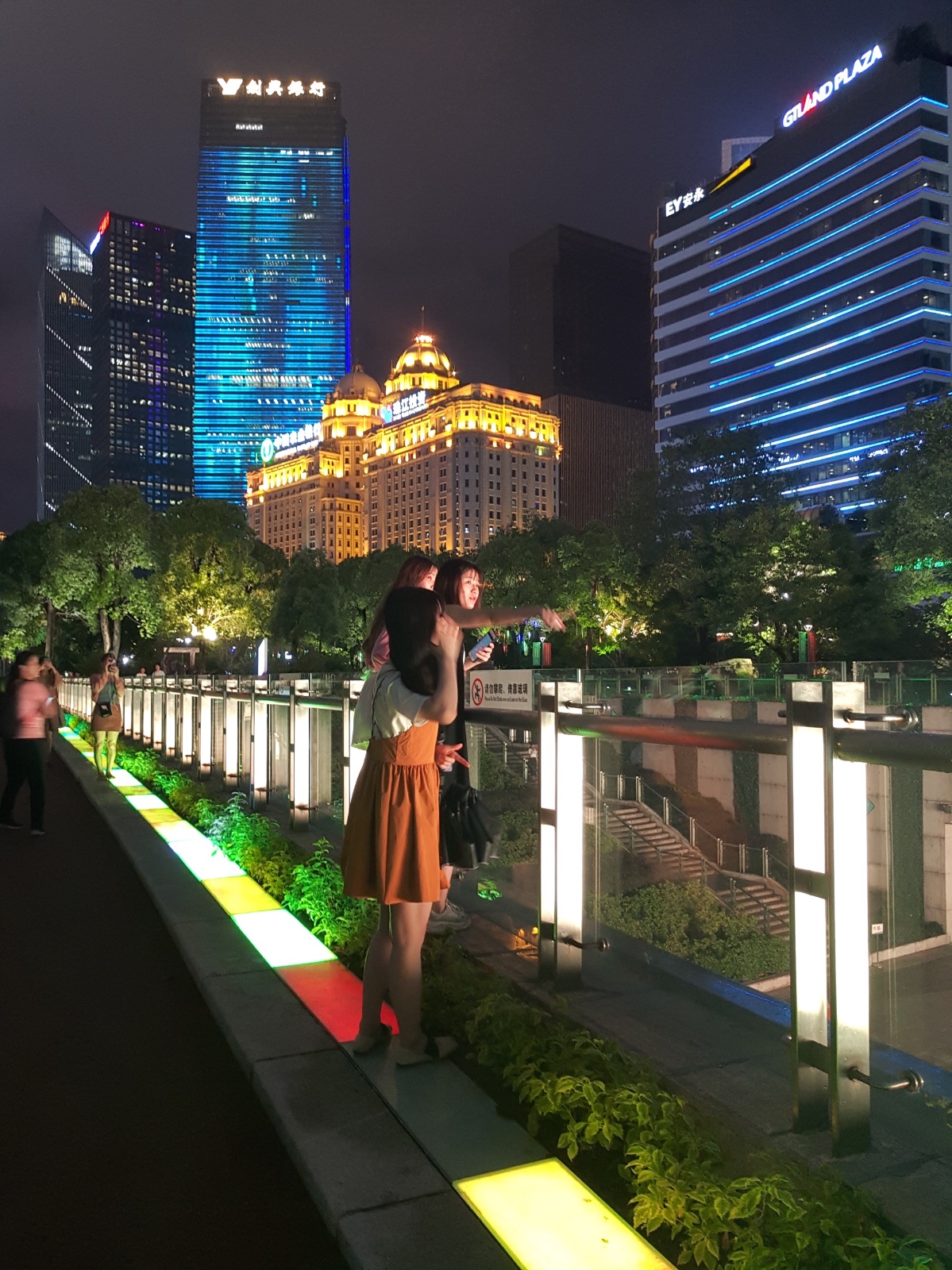 广东广州:实拍广州市珠江新城最迷人的夜景,你带她来过吗?