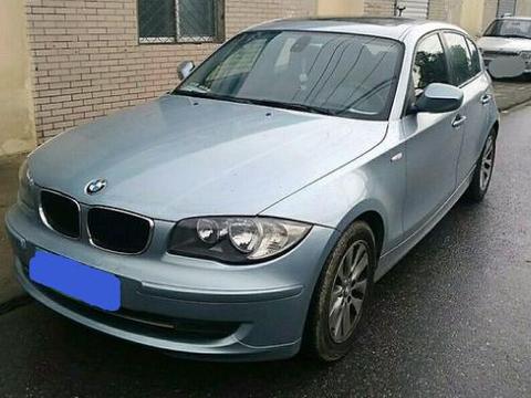 小伙拿自己的宝马去换表弟的大众迈腾开，表弟看到车后直摇头