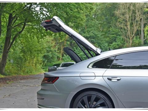 买不起奥迪A7就买它！轿跑车身+无框车门，23万让奔驰宝马尴尬！