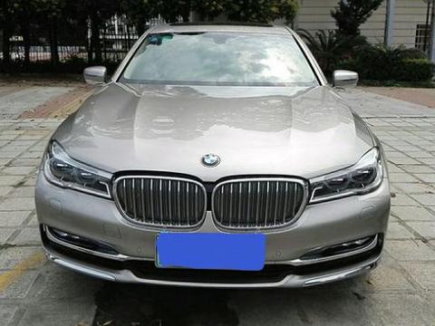 老板花98万元买辆宝马740Li，司机笑言：以后有福气了