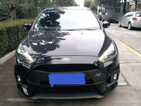 小伙花43万买辆手动挡福特福克斯：妻子不屑一顾，朋友却很羡慕