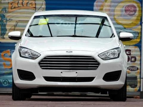 新一代嘉年华来了！外观比飞度漂亮，油耗5.5L，7万起必火