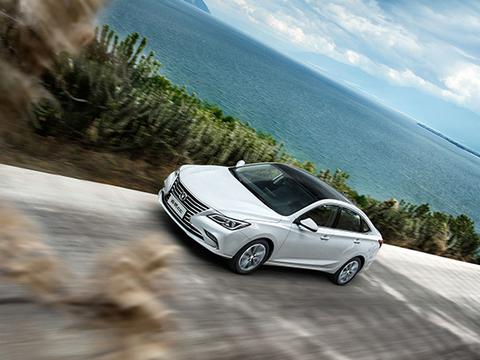 获得德国红点设计大奖的长安睿骋CC 其安全配置表现如何？