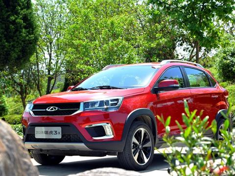 这辆小SUV，5.49万带ESP，6.29万带天窗，00后也买得起