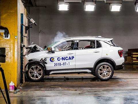 “汽车强国”的先驱者，领克01秀操作斩获五星+成绩