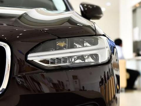 标配全景天窗，2.0T+8AT，动力媲美宝马5系，30多万最安全轿车！