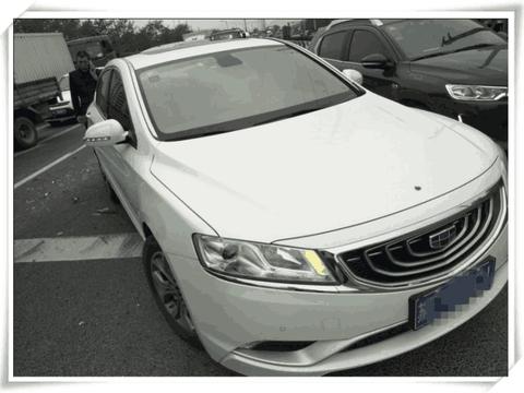 吉利博瑞被泥罐车猛撞, 车主安全无恙: 我为国产车骄傲!