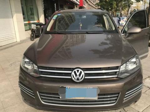 花35万买辆大众途锐代步，当晒出油耗的那一刻，整个人都不淡定了