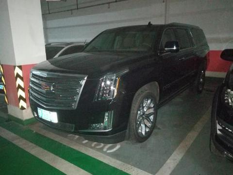 车库偶遇一台“超级大块头”：比路虎揽胜显档次，比肩宾利