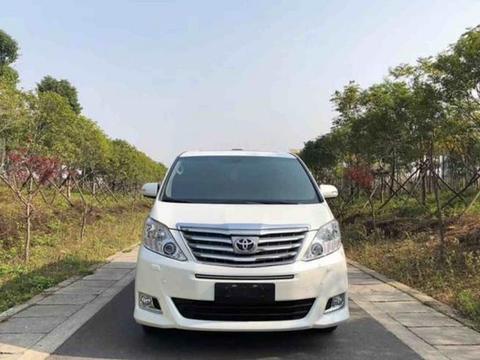 60万买辆二手车回乡下，被嘲笑是大面包，却不知这车能买3辆宝马