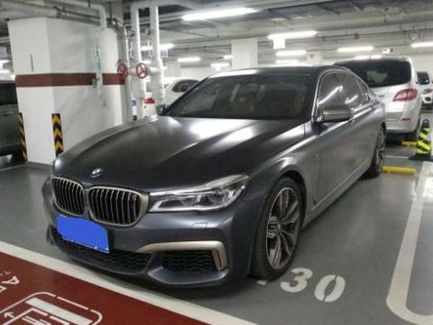 老板花264万元买辆宝马M760Li，两千公里后司机说出了驾驶感受