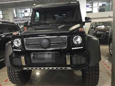 价值近千万的6轮奔驰搁置近2年无人问津，被迫送迈巴赫S级