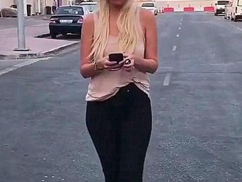 90后妙龄女子遭富二代搭讪, 直接无视对方跑车, 走向自己的布加迪