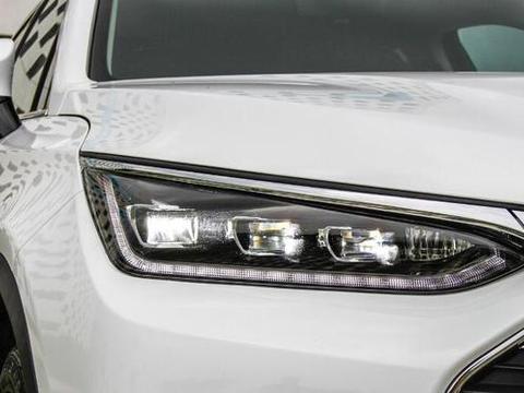 又一台国产神车上市，龙脸设计贯穿尾灯，14万起比领克更有质感