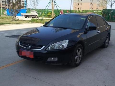 花2万5买辆本田雅阁，再开十年不过时，车主：最喜欢这一代车型！