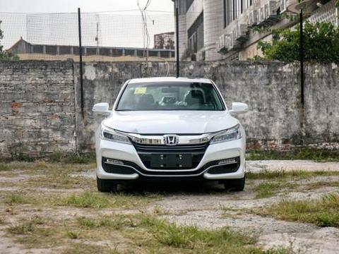 日系标杆B级车，1.5T配CVT，新车上市仅售15万买蒙迪欧后悔了