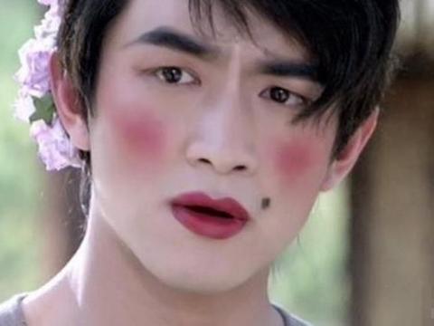 男扮女装的明星疯狂猜成语_明星男扮女装图片(2)