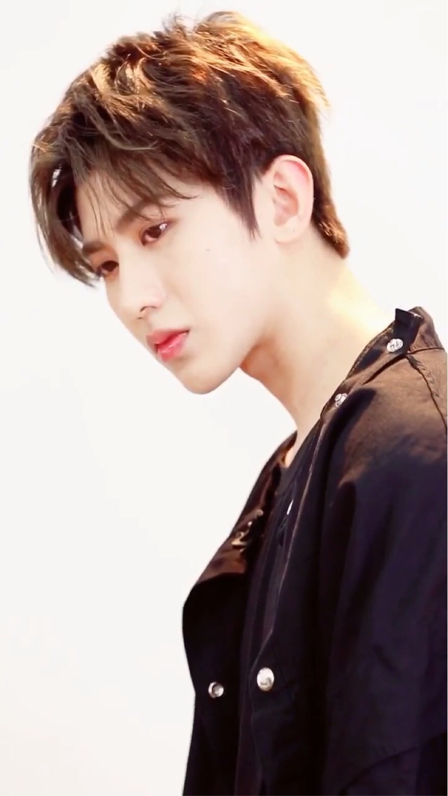 蔡徐坤动态高清壁纸来一波!喜欢就点赞 转发哟