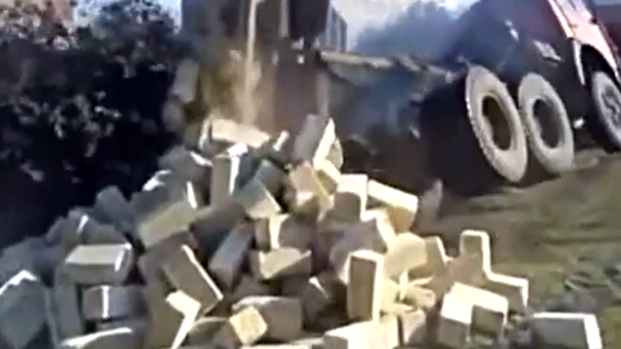 精彩，汽车装载 失误搞笑集合 牛B的开车人 一定有你遇到过的