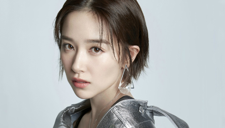 阚清子微博承认分手,纪凌尘转发回复被怼,网友