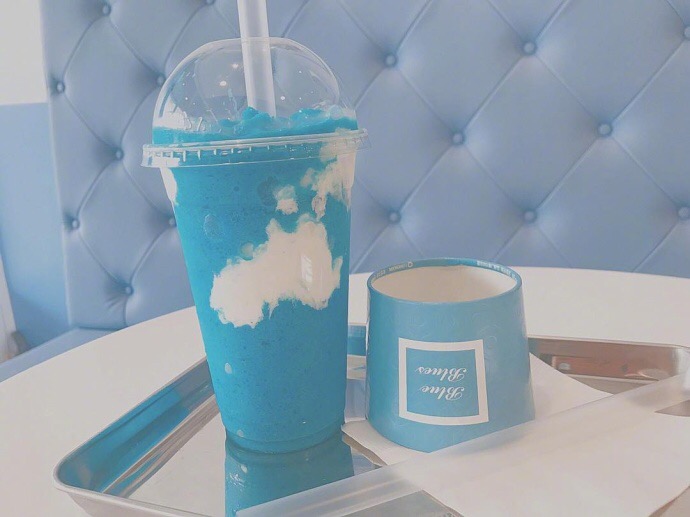 BlueBlues特色饮品,把蓝天白云装进杯子里~
