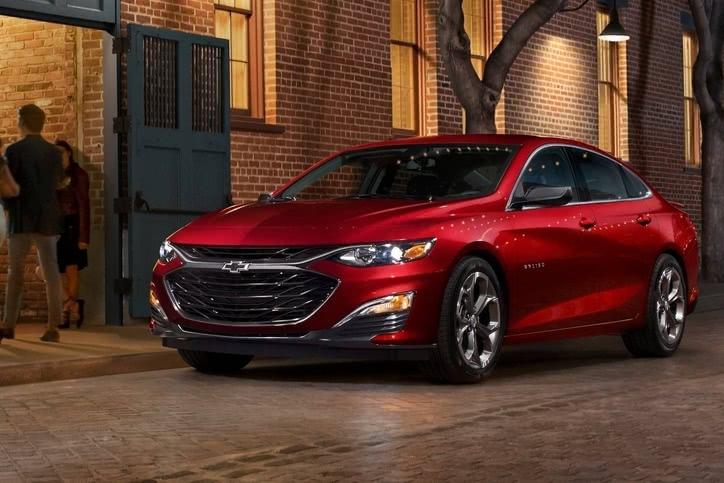 美系车最不缺的就是颜值 全新迈瑞宝竟比全新凯美瑞、天籁还帅？