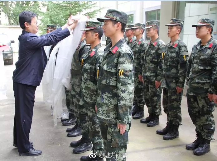 区委书记张干看望慰问辖区内驻军部队官兵