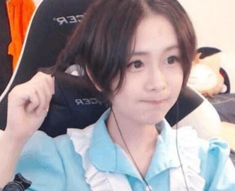 B站第一伪娘高价签约斗鱼? 轩墨宝宝恐地位不