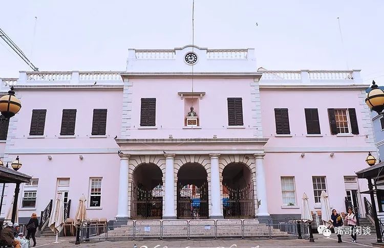 欧洲最重要的一块土地,人口只有3万,两个国家