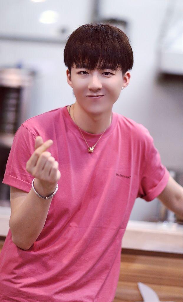 摩登兄弟正面回应整容:花了6位数整了18颗牙,