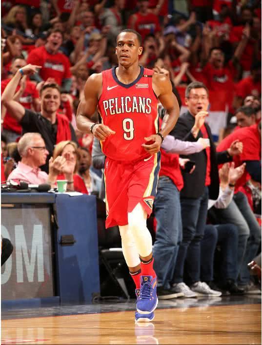 隆多给金特里布置战术 教练+中锋+后卫 330