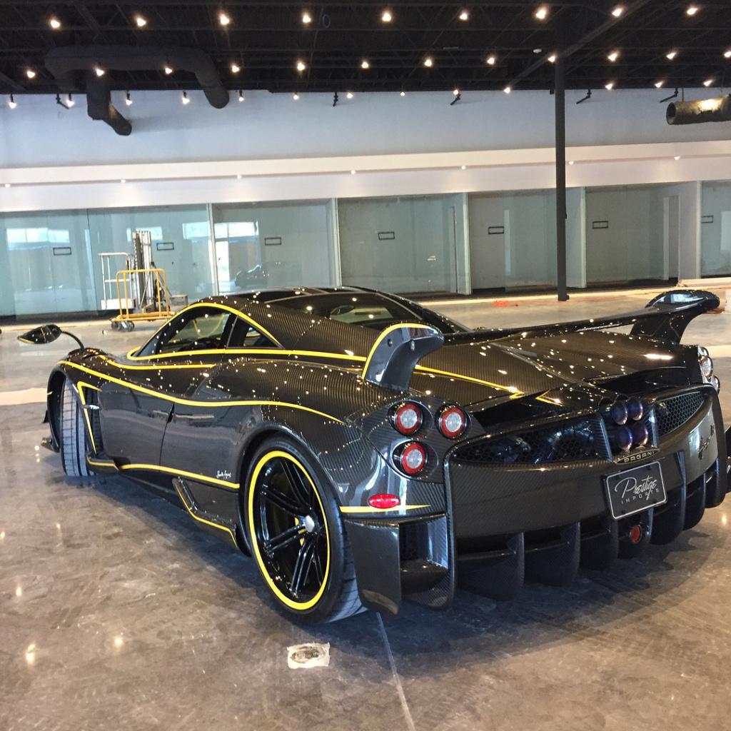 火箭队老板给儿子买帕加尼,身家十几亿美元,一