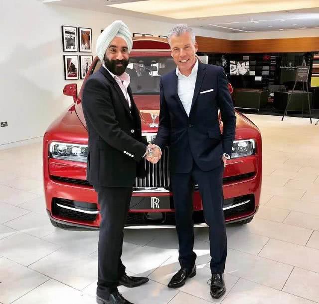 恭喜中东土豪全球首提全新奔驰G63 AMG：车牌比车更亮眼！