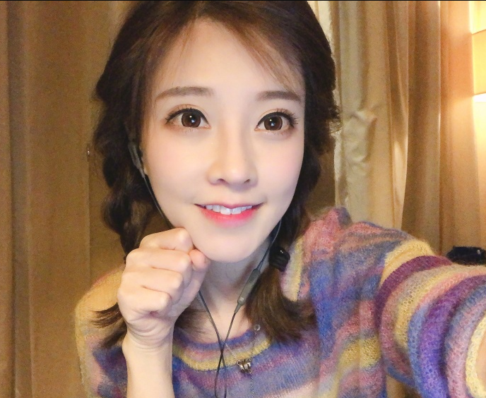 斗鱼冯提莫粉丝牌太难卡了,充1千块也只能排