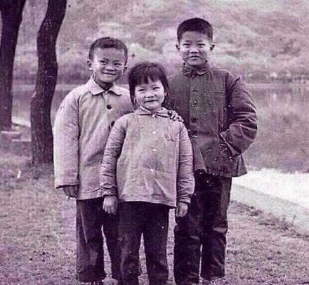 老照片: 监狱里的斯大林, 普京与里根的特别会面