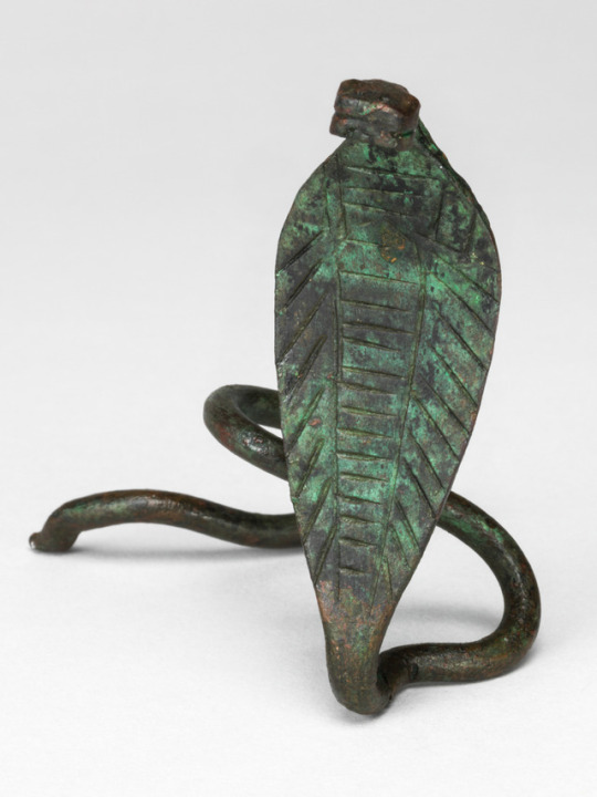 铜合金眼镜蛇"魔杖,公元前2055 1650年,原产地:底比斯(埃及)