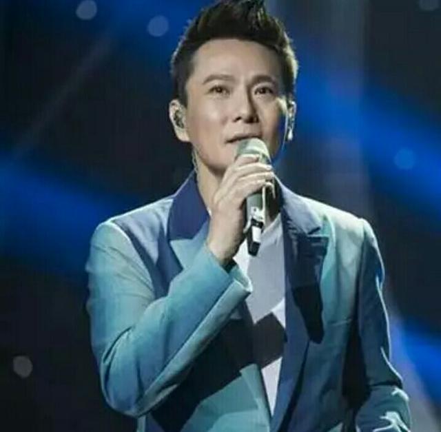 张信哲曾被质疑是过气歌手,撒贝宁当场发怒:他在每个歌迷心里