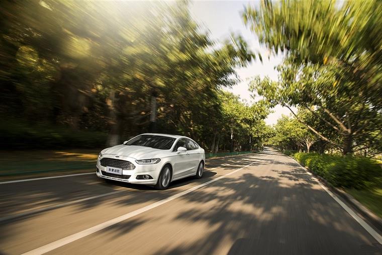 高速1小时跑100公里和国道2小时跑100公里,哪